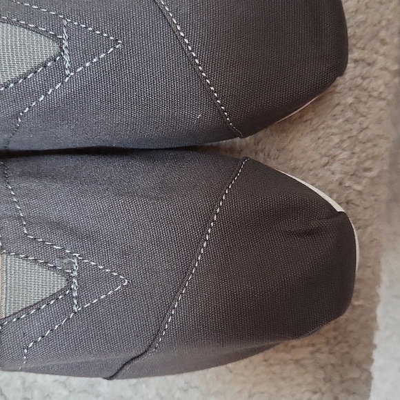 NWT! OLIVE CLASSIC TOMS! SIZE 7! - Picture 8 of 9